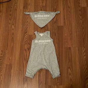 Very cute and comfortable. Baby wore it up to 14 months at 21 pounds